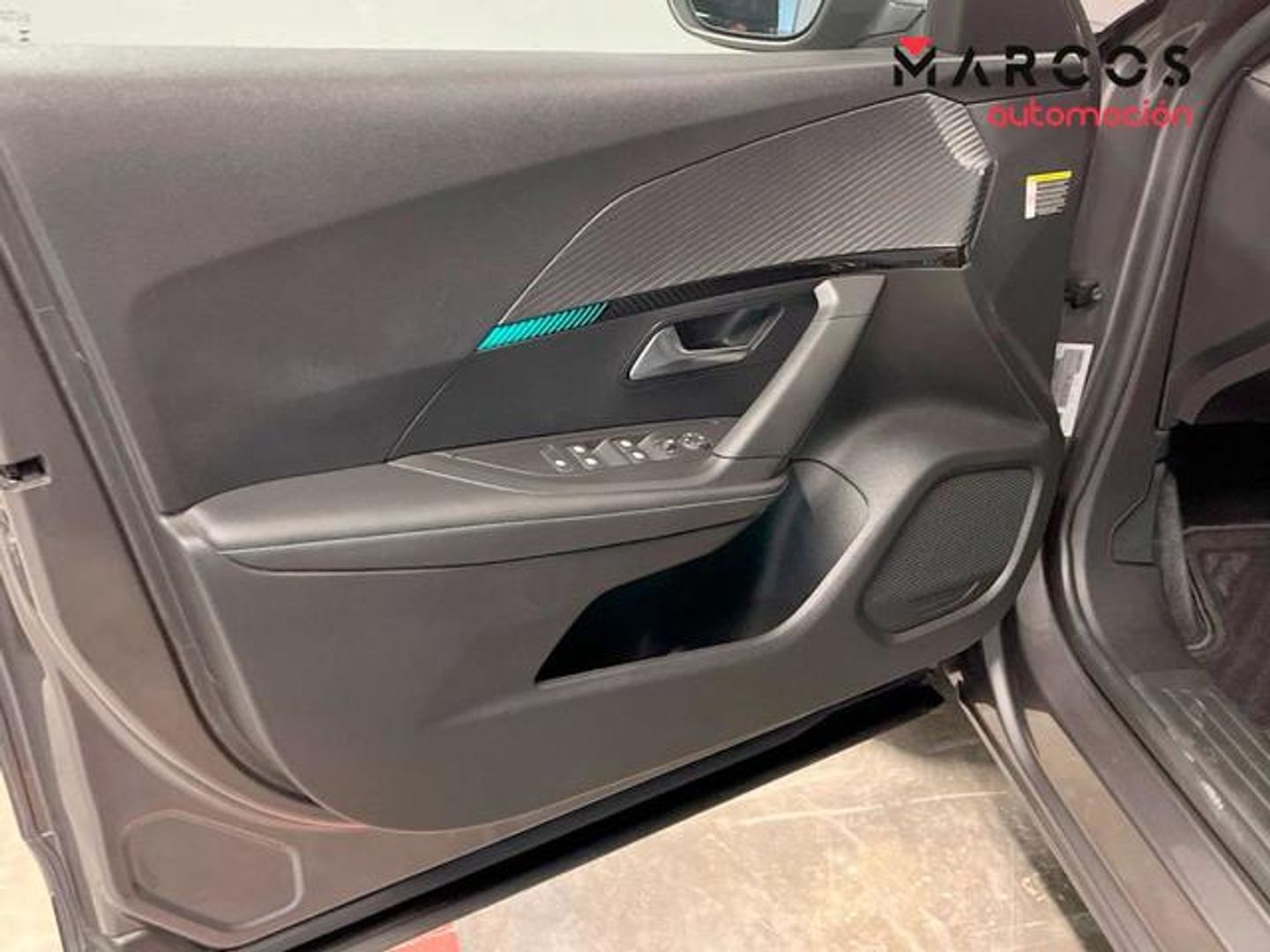 Peugeot 2008 PureTech 130 S&S Allure Pack EAT8 96 kW (130 CV)