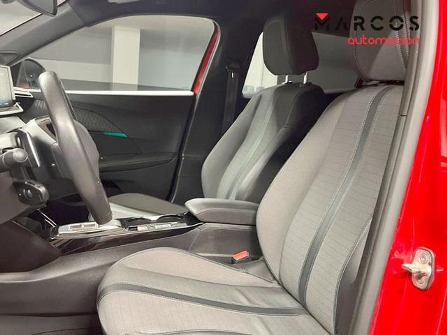 Peugeot 2008 PureTech 130 S&S Allure Pack EAT8 96 kW (130 CV)