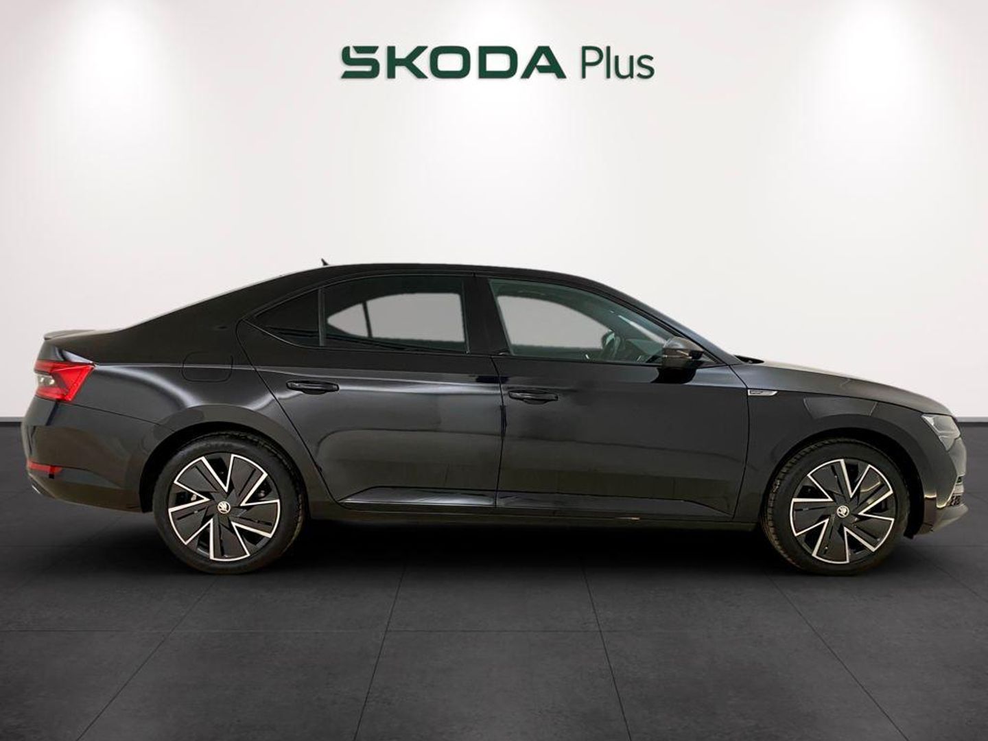 Skoda Superb 1.4 TSI iV P-HEV Sportline DSG 160 kW (218 CV)