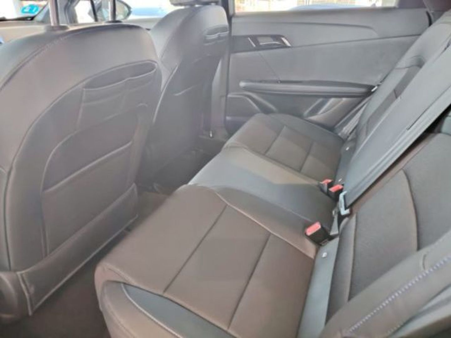 MG MG4 64kWh Luxury 150 kW (204 CV)