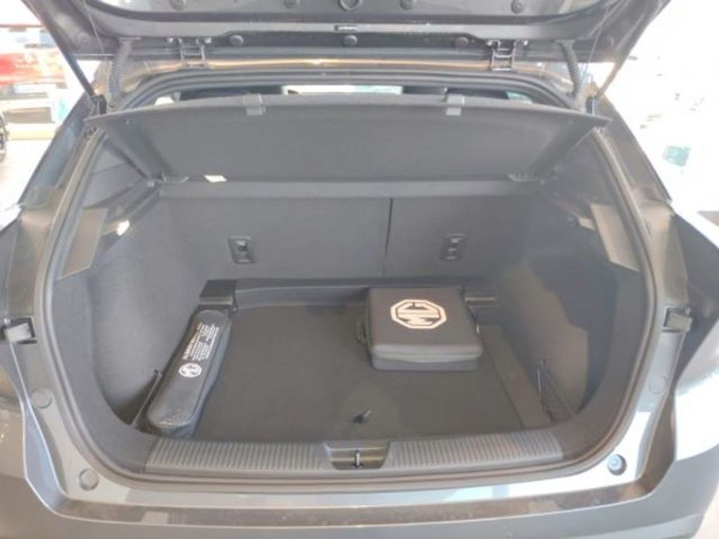 MG MG4 64kWh Luxury 150 kW (204 CV)