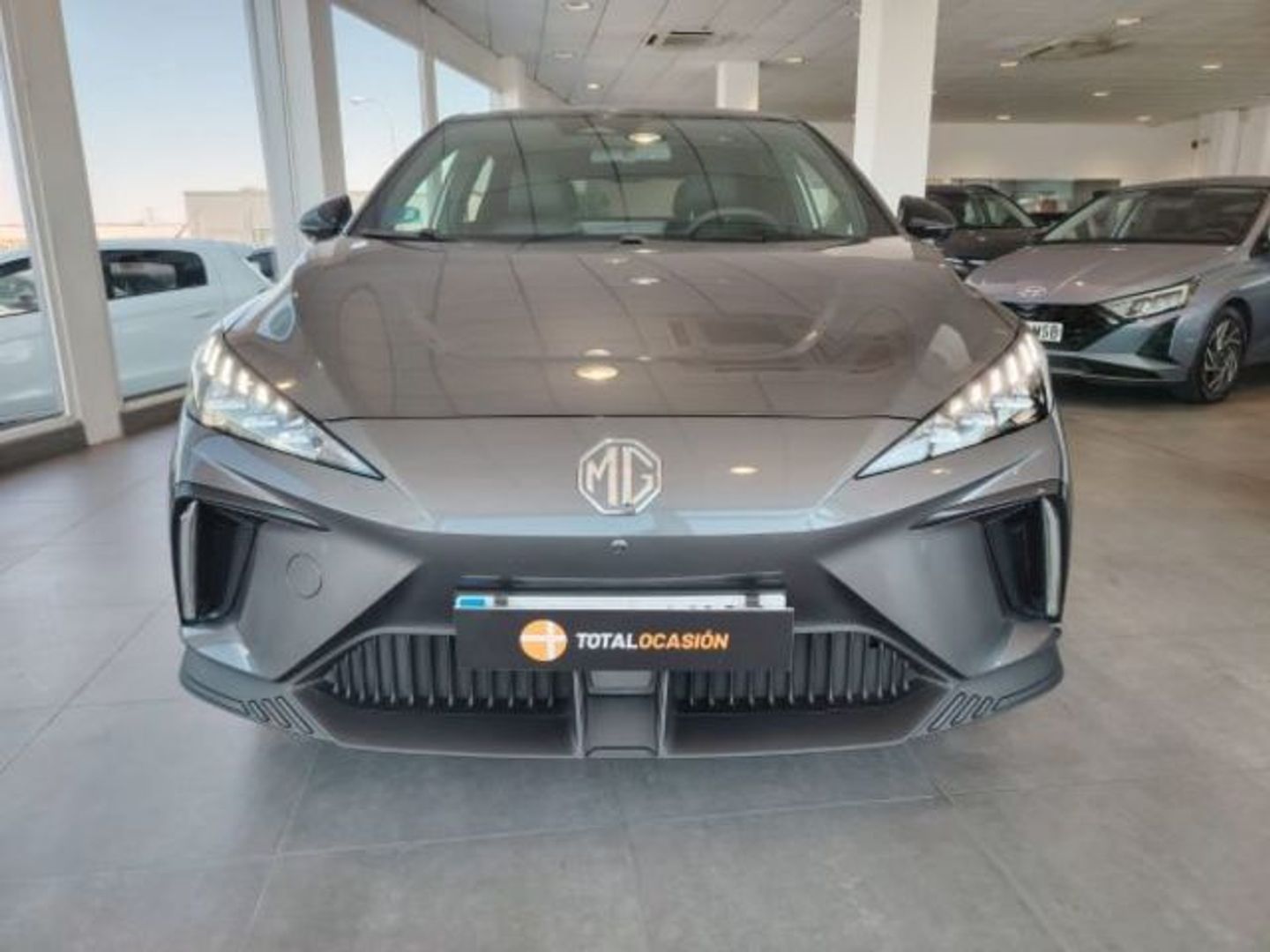 MG MG4 64kWh Luxury 150 kW (204 CV)
