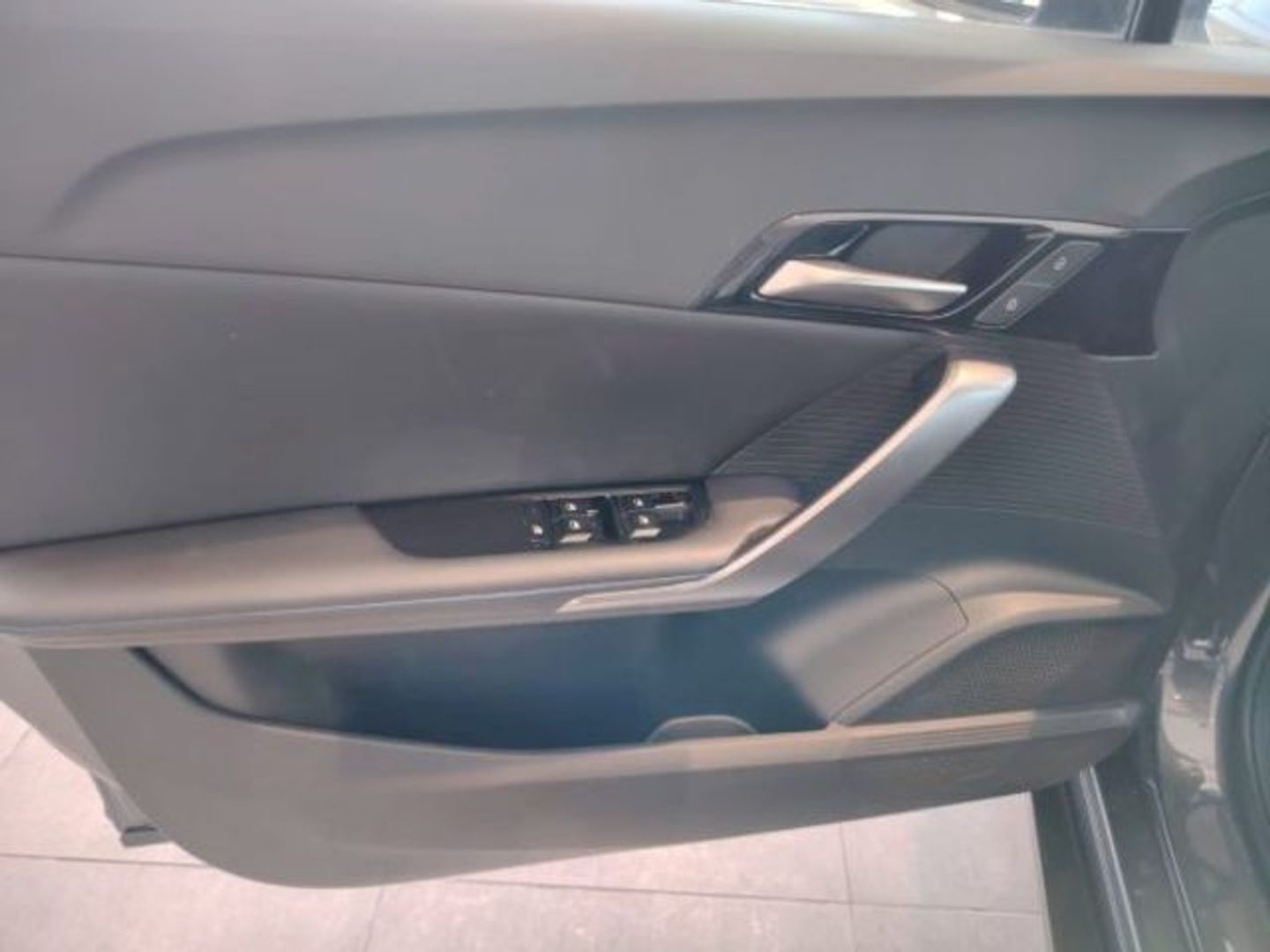 MG MG4 64kWh Luxury 150 kW (204 CV)