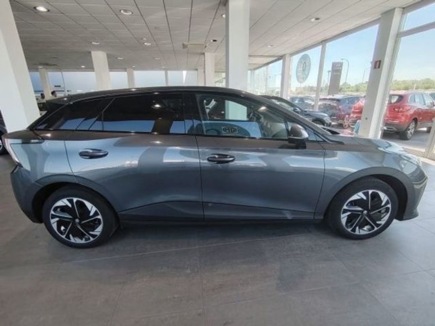 MG MG4 64kWh Luxury 150 kW (204 CV)