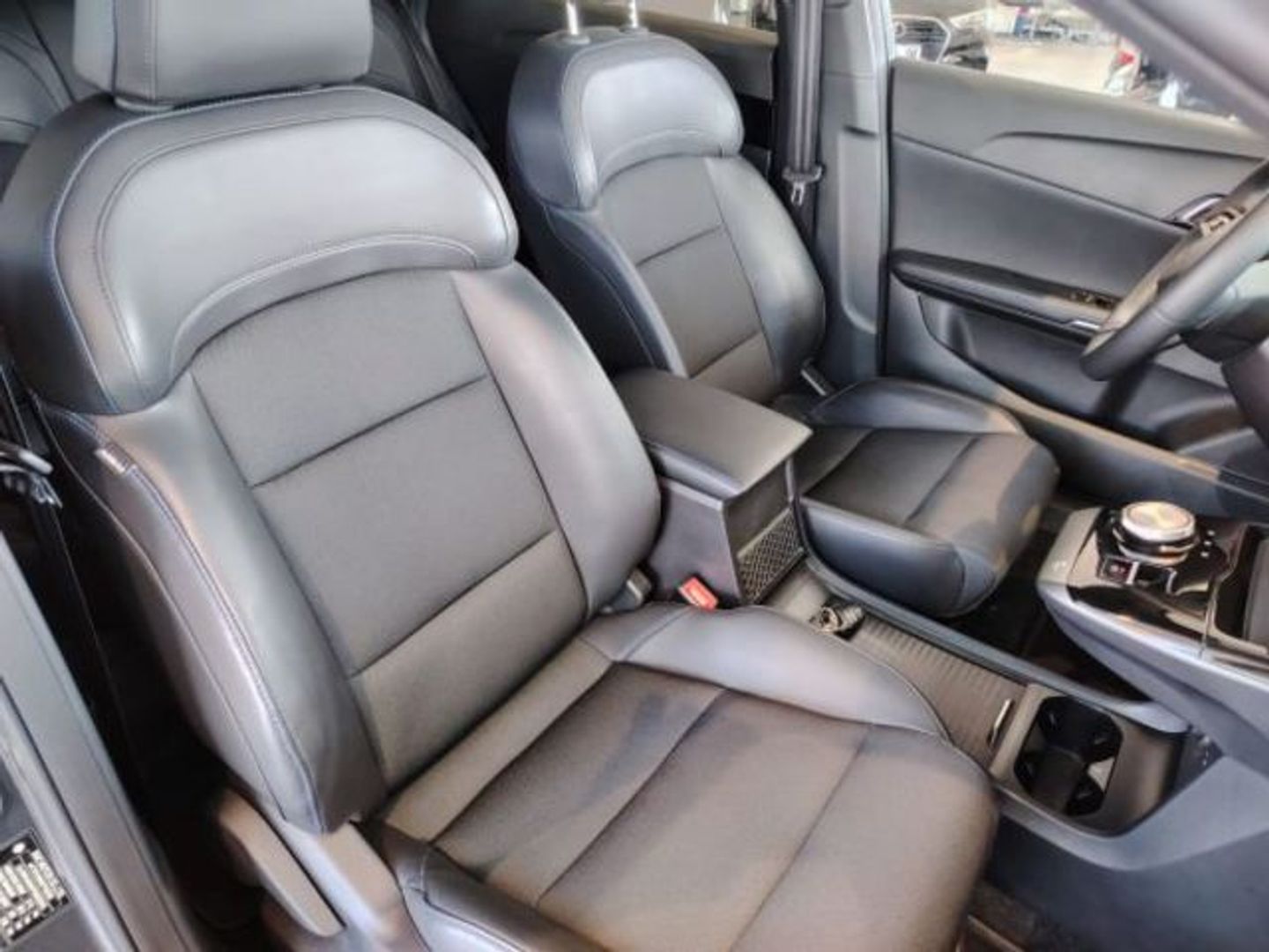 MG MG4 64kWh Luxury 150 kW (204 CV)