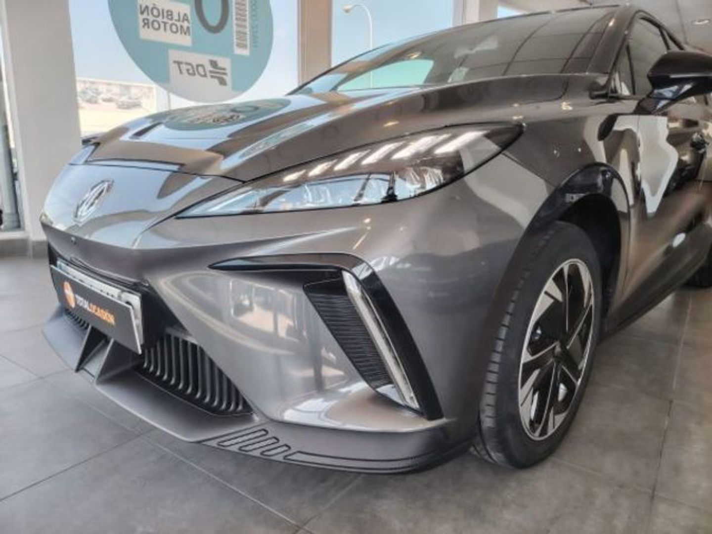 MG MG4 64kWh Luxury 150 kW (204 CV)