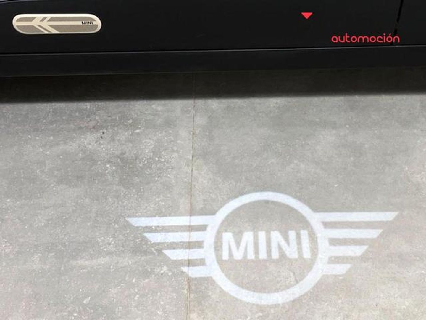 MINI MINI Aceman E 135 kW (184 CV)