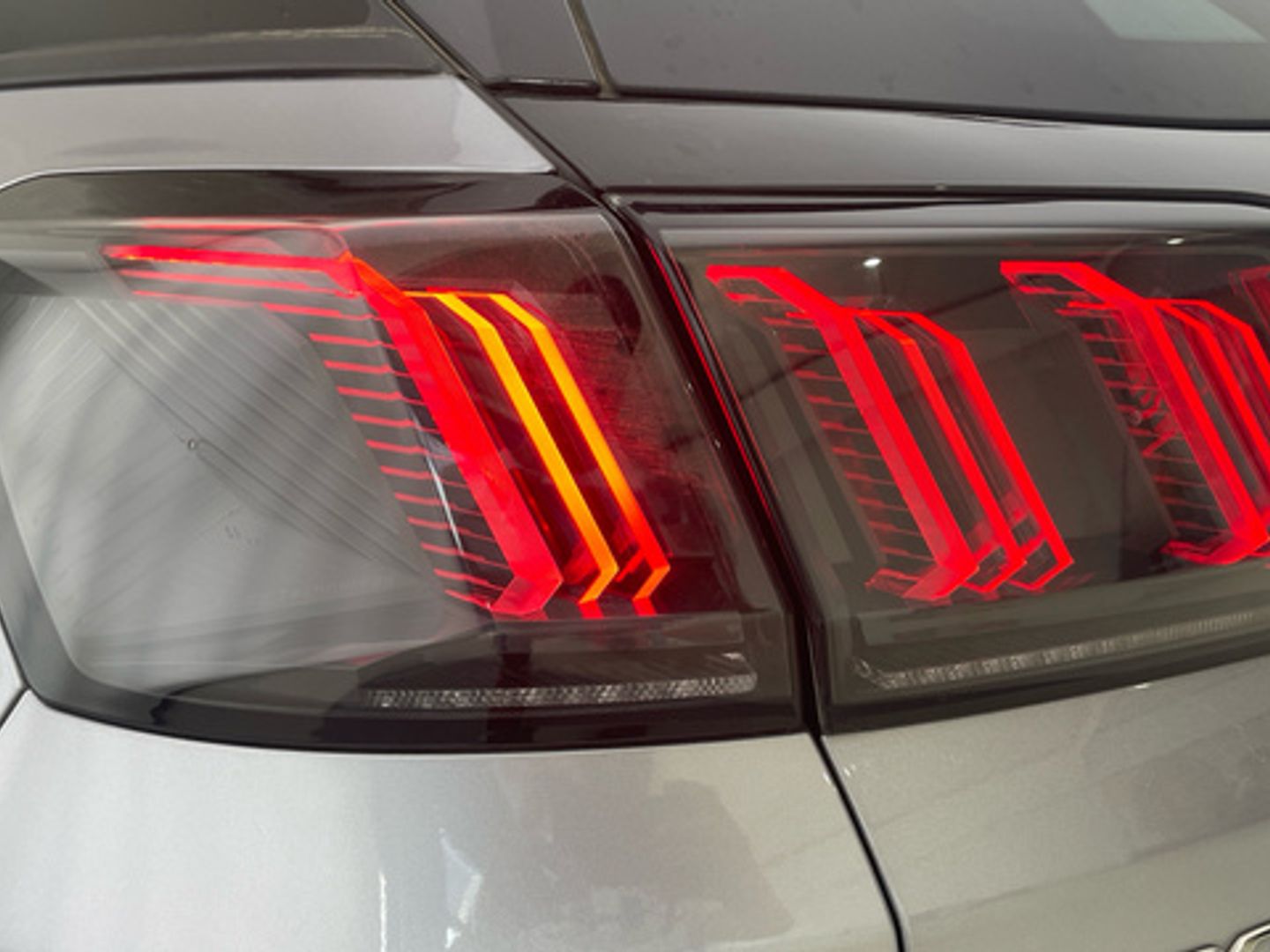 Peugeot 3008 BlueHDi 130 S&S Allure Pack EAT8 96 kW (130 CV)