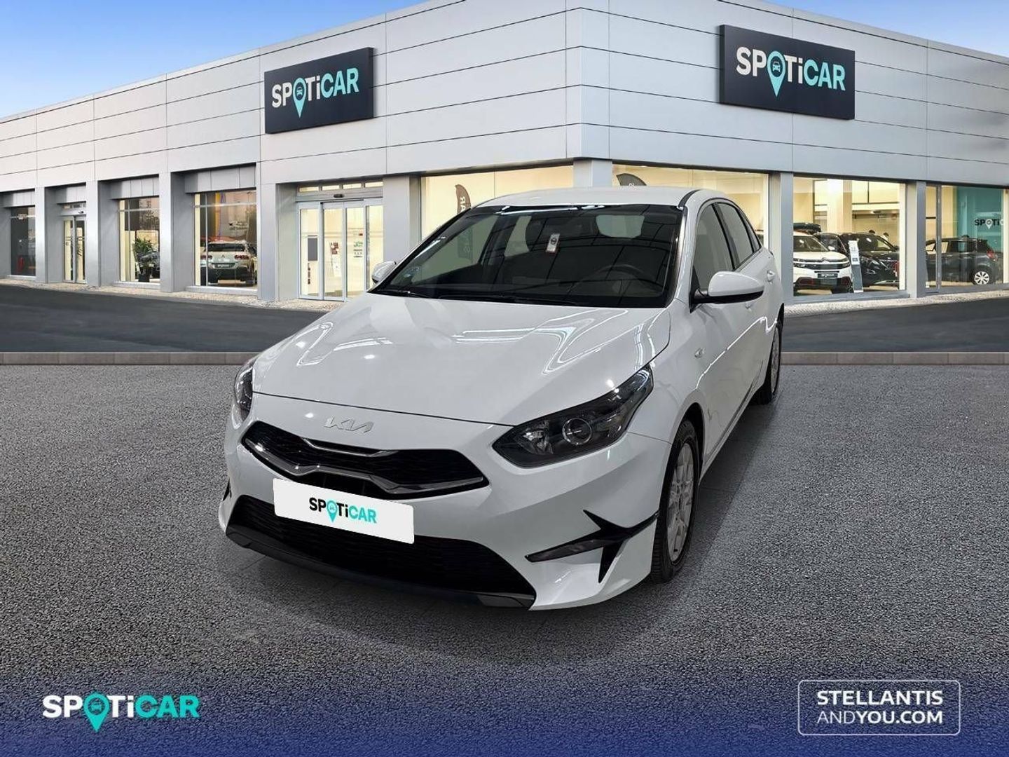 Kia Ceed 1.6 MHEV iMT Drive 100 kW (136 CV) Blanco Sedan