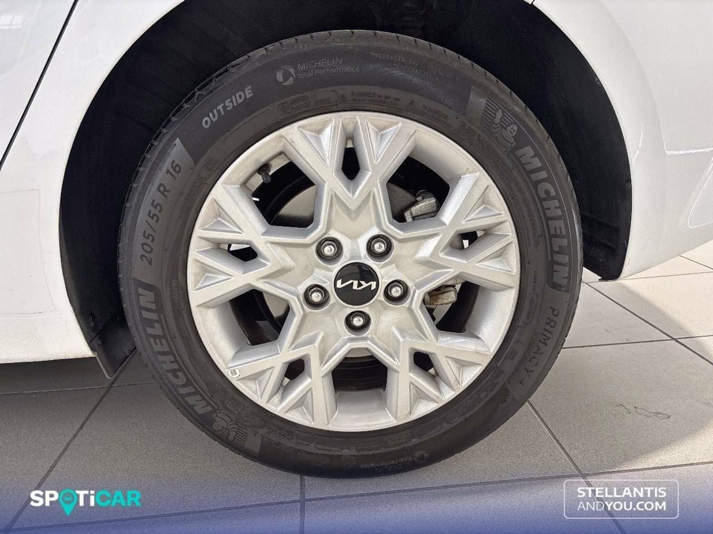 Kia Ceed 1.6 MHEV iMT Drive 100 kW (136 CV)