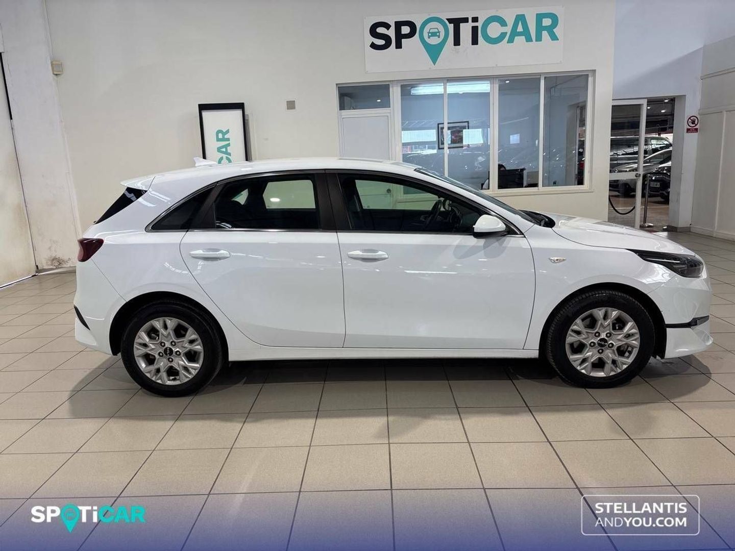 Kia Ceed 1.6 MHEV iMT Drive 100 kW (136 CV)