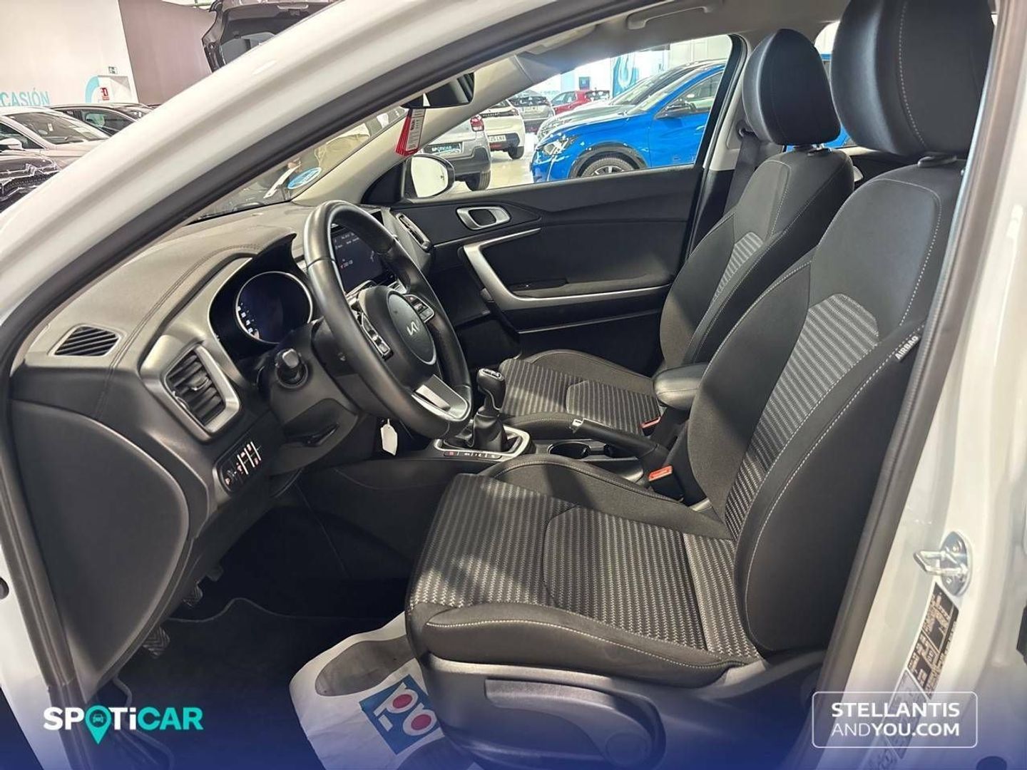 Kia Ceed 1.6 MHEV iMT Drive 100 kW (136 CV)