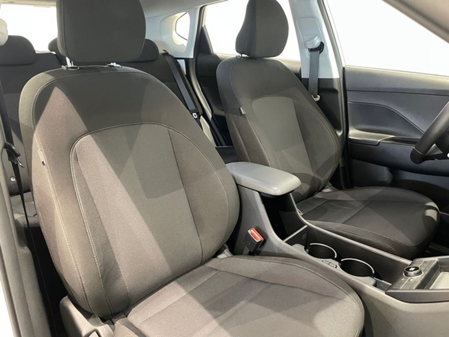 Hyundai Kona 1.6 GDI HEV Maxx DCT 104 kW (141 CV)
