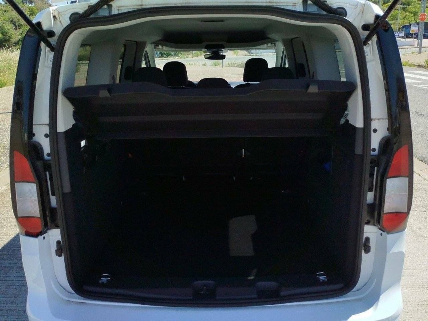 Ford Grand Tourneo Connect 1.5 Ecoboost Titanium 84 kW (114 CV)