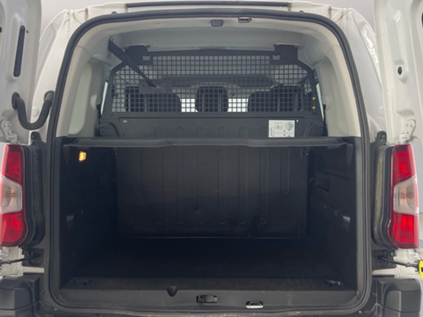 Peugeot Rifter Active Pack Business Long BlueHDi 73 kW (100 CV)