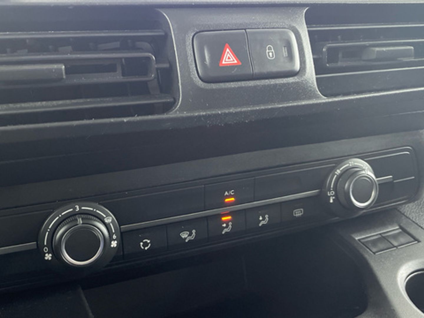 Peugeot Rifter Active Pack Business Long BlueHDi 73 kW (100 CV)