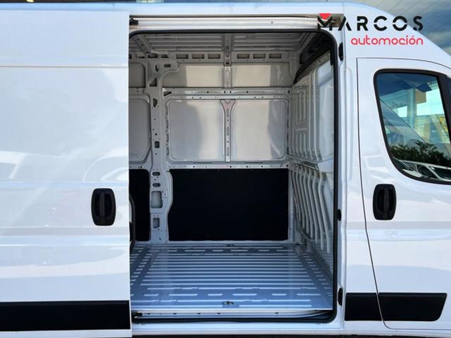 Opel Movano Furgon 2.2 BlueHDi Base L2H2 3.3T 103 kW (140 CV)