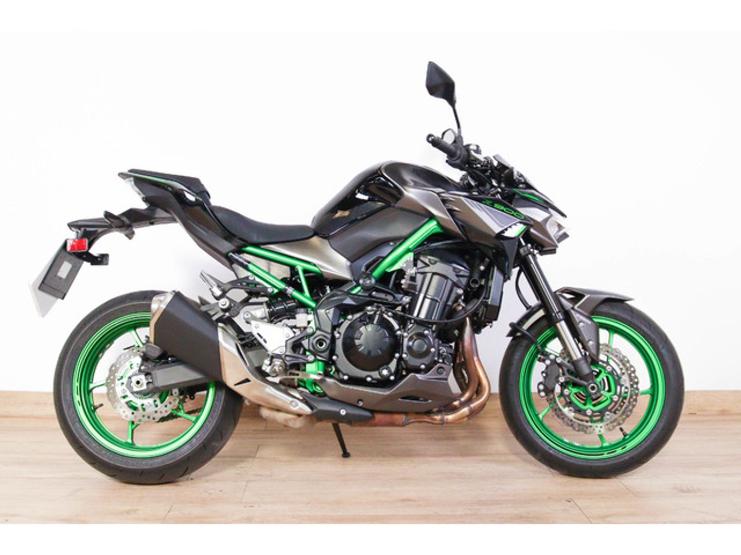 Kawasaki Z900 Gris Motorcycle