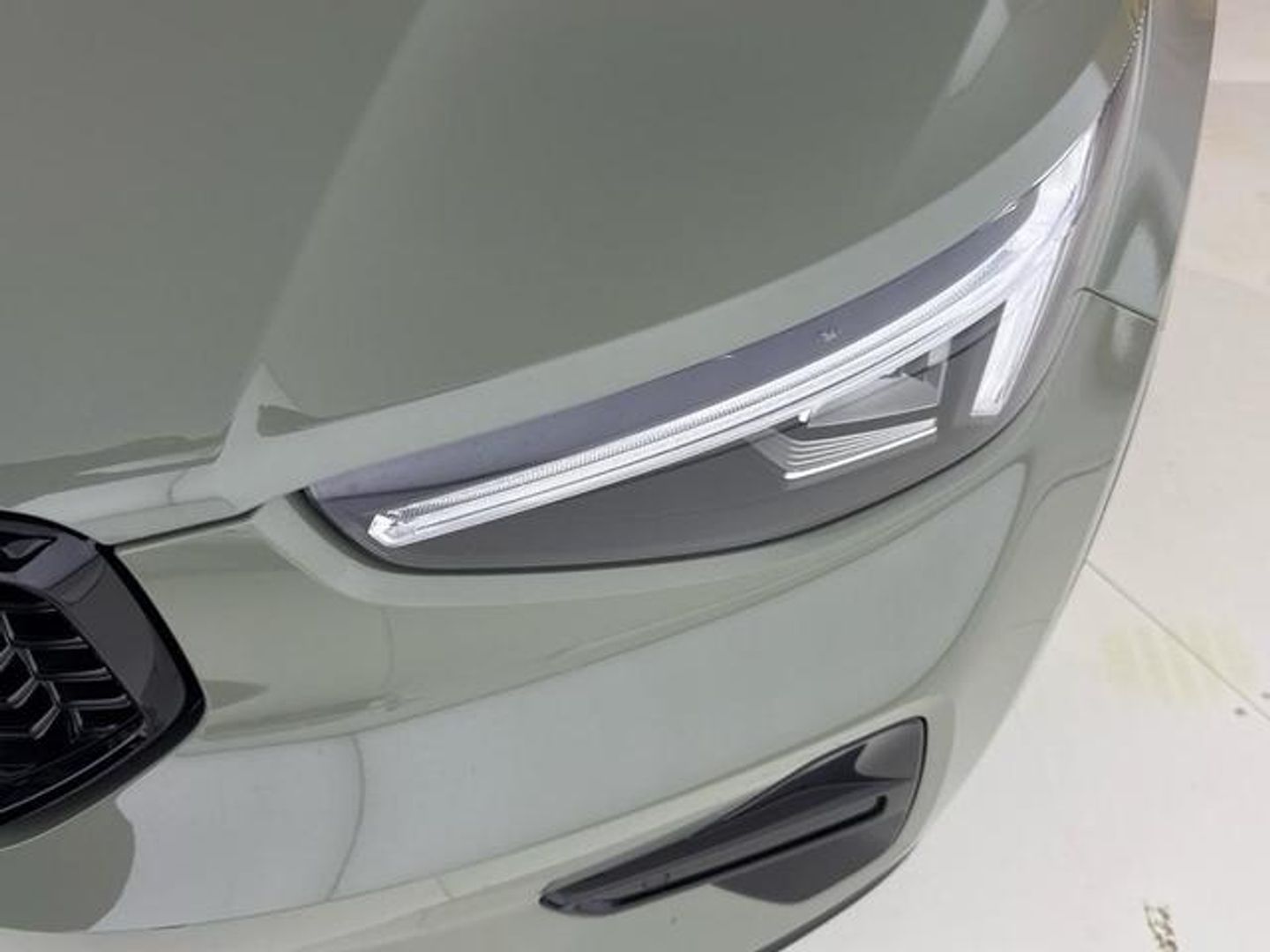 Volvo XC40 B3 G Plus Dark Auto 120 kW (163 CV)