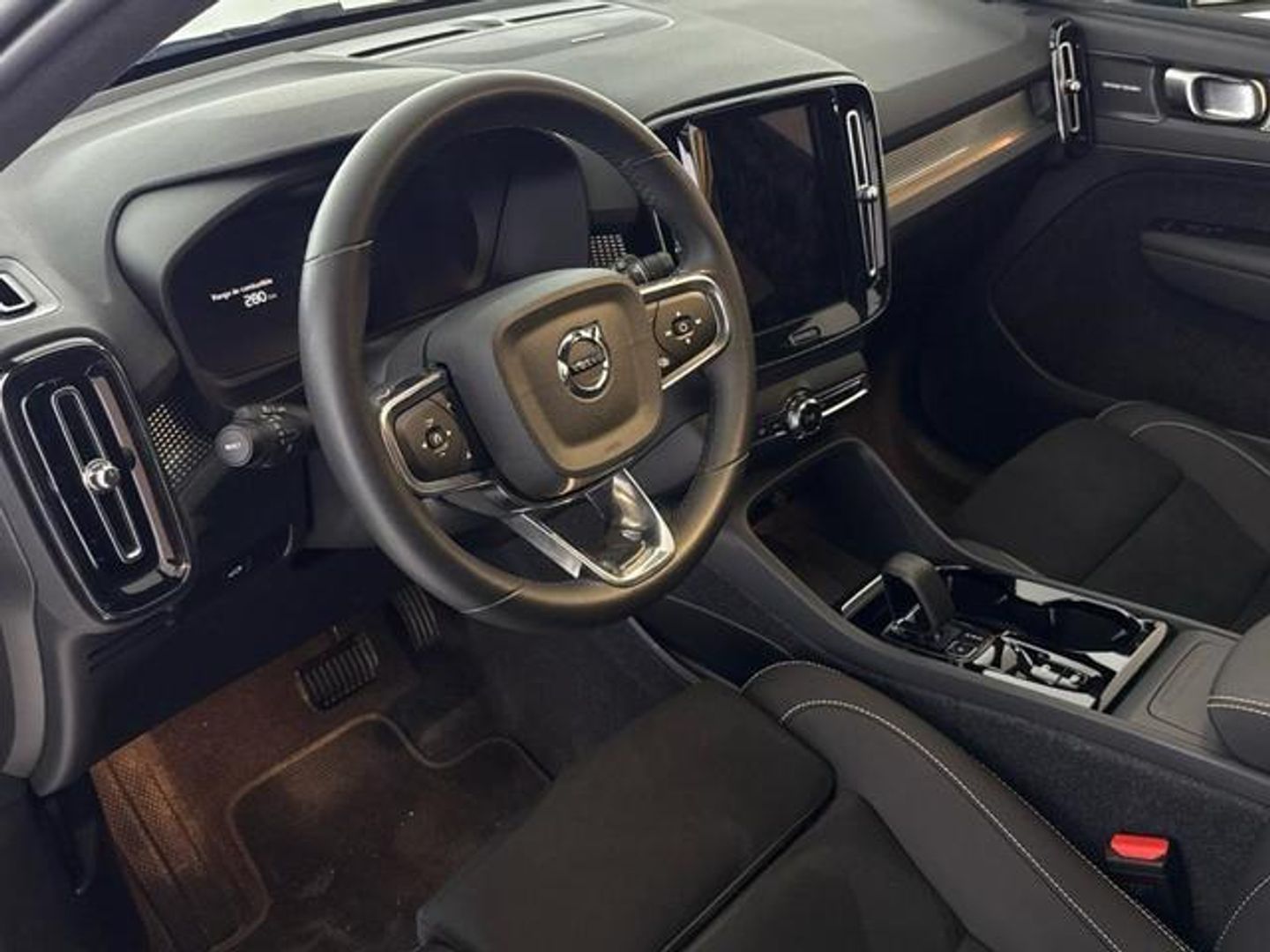 Volvo XC40 B3 G Plus Dark Auto 120 kW (163 CV)