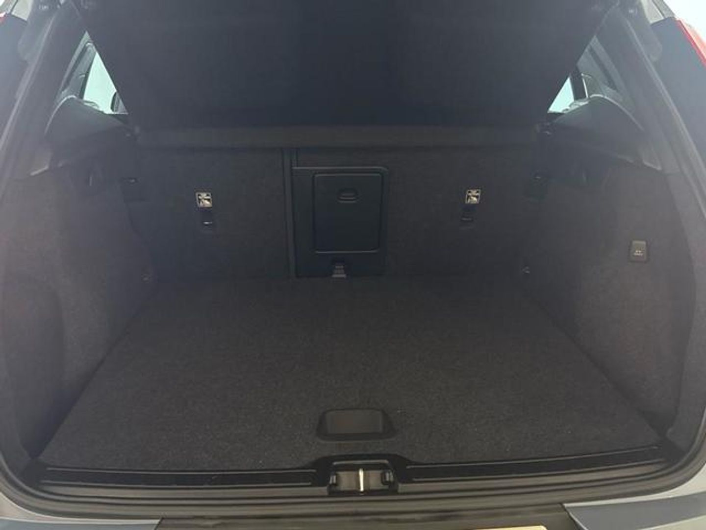 Volvo XC40 T4 Twin Recharge R-Design Auto 155 kW (211 CV)