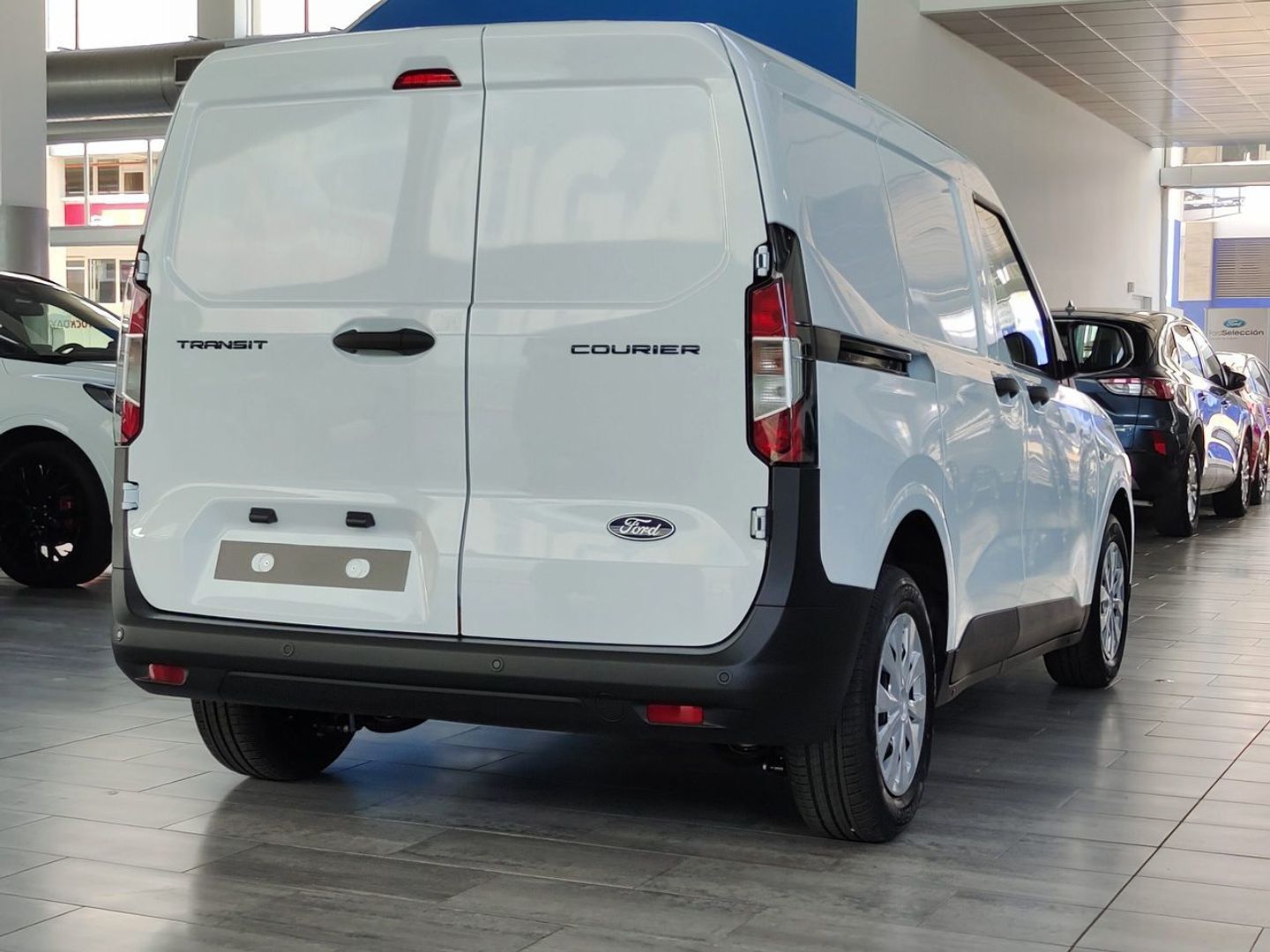 Ford Transit Courier Furgon 1.5 Ecoblue Trend 75 kW (100 CV)