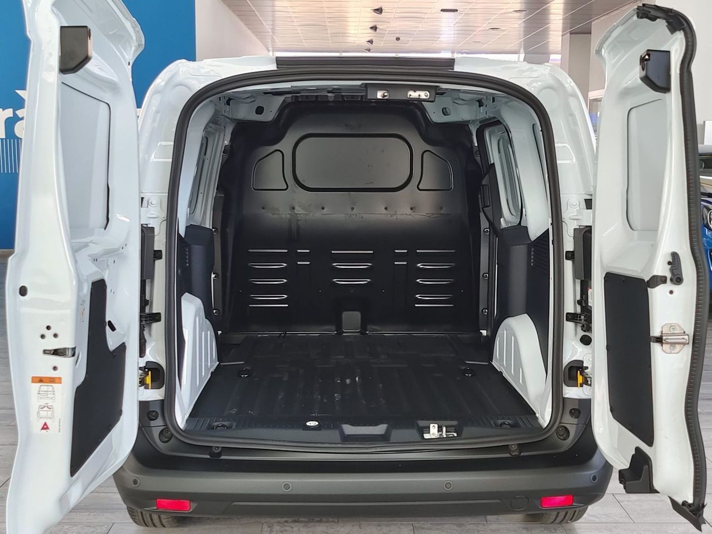 Ford Transit Courier Furgon 1.5 Ecoblue Trend 75 kW (100 CV)