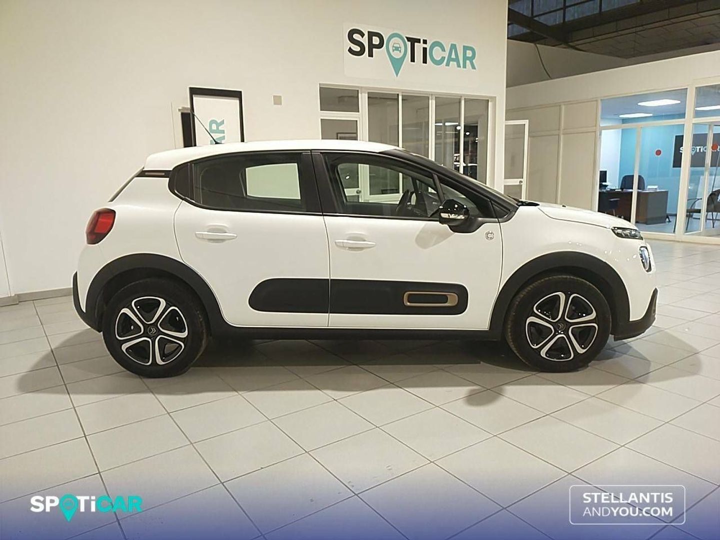 Citroen C3 PureTech 82 C-Series 61 kW (83 CV)