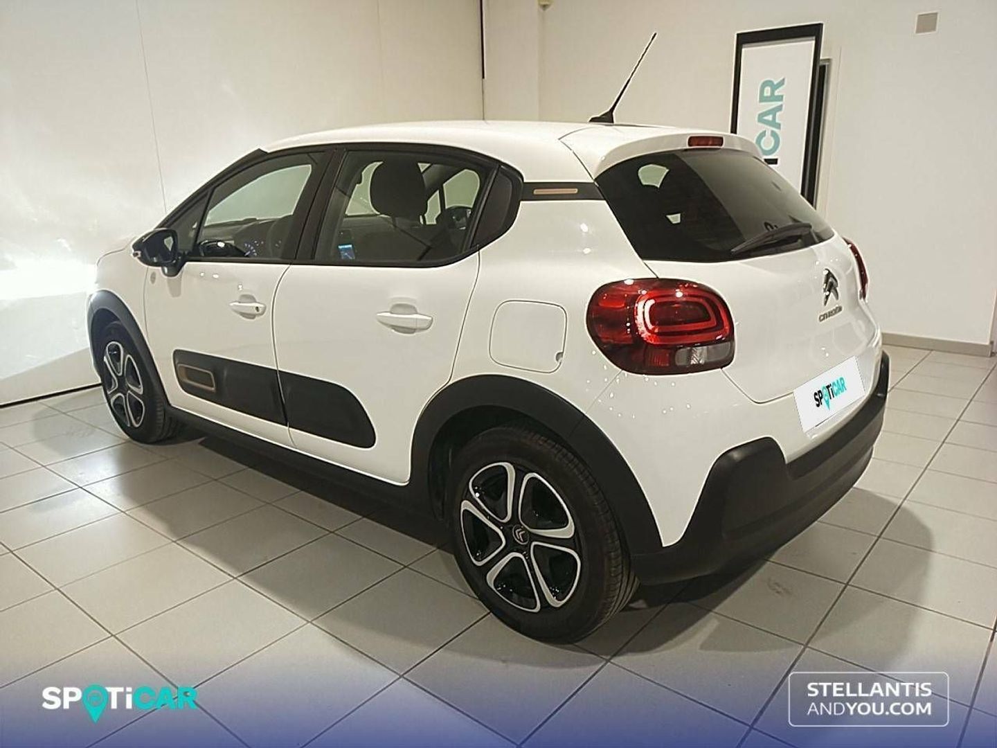 Citroen C3 PureTech 82 C-Series 61 kW (83 CV)