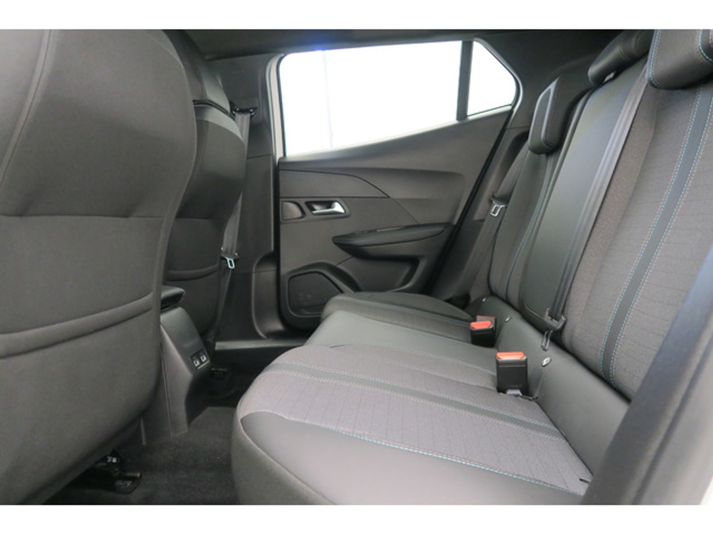 Peugeot 2008 BlueHDi 130 S&S Allure Pack EAT8 96 kW (130 CV)