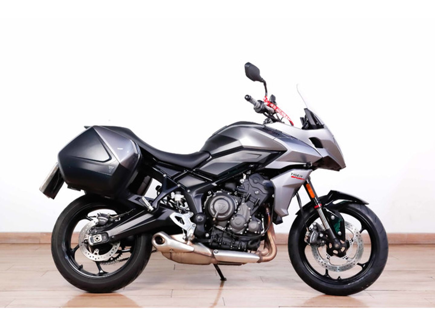 Triumph Tiger Sport 660 Gris Plata Motorcycle