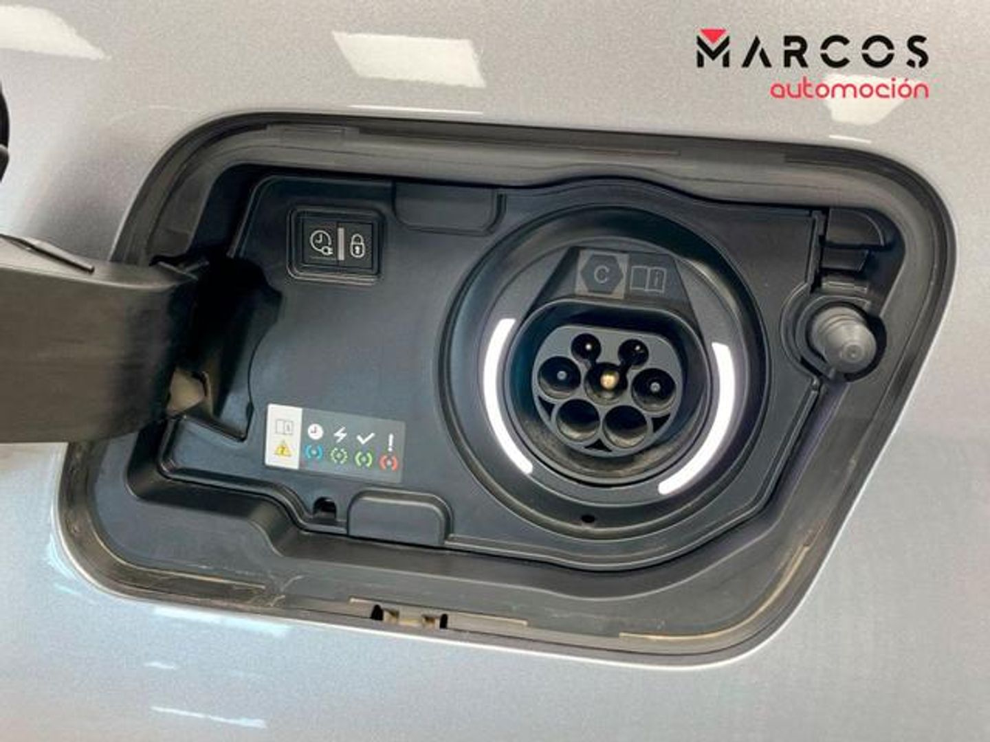 Peugeot 3008 Hybrid 225 GT e-EAT8 165 kW (225 CV)