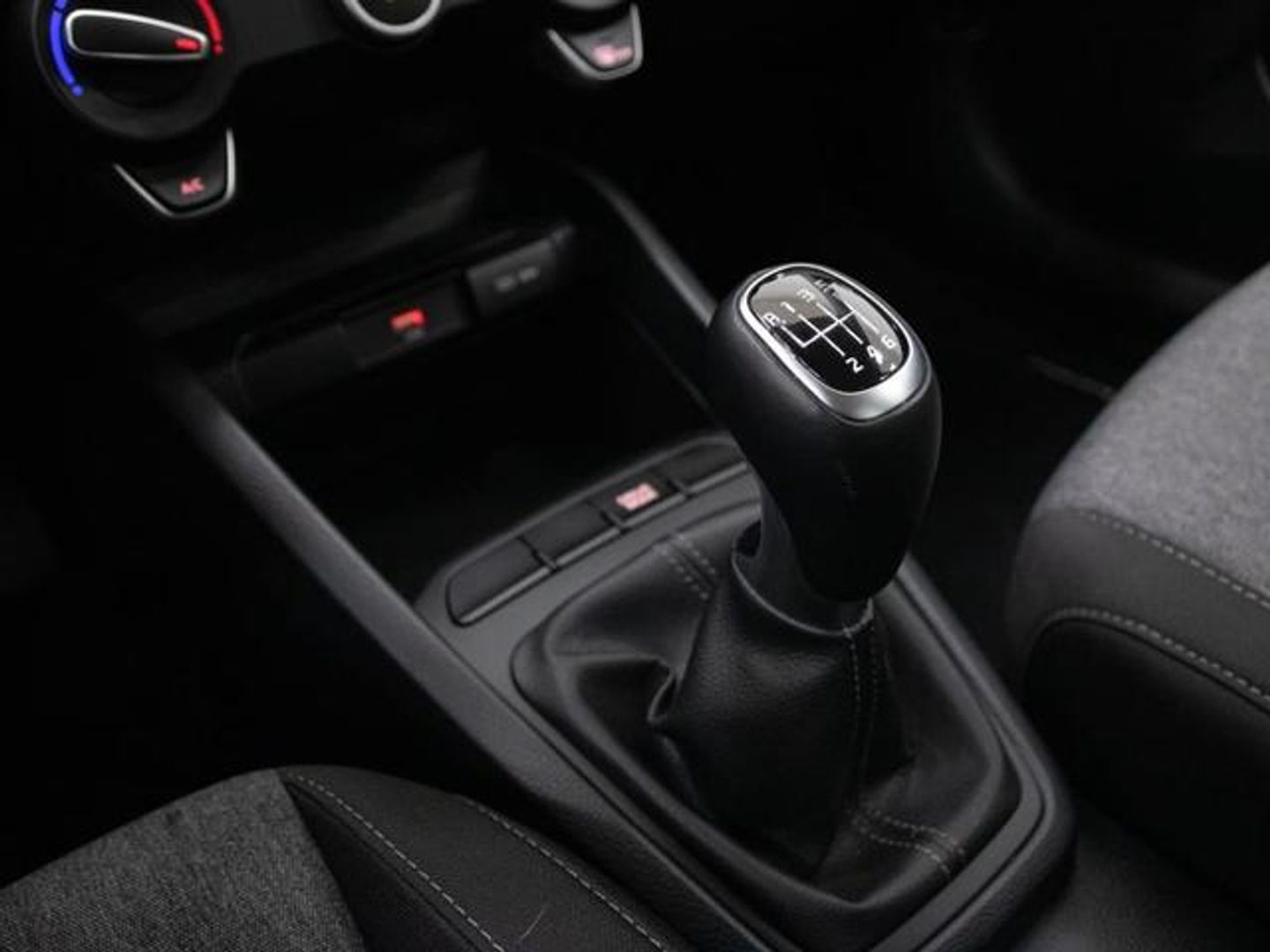 Kia Stonic 1.0 T-GDi MHEV MT Concept 74 kW (100 CV)