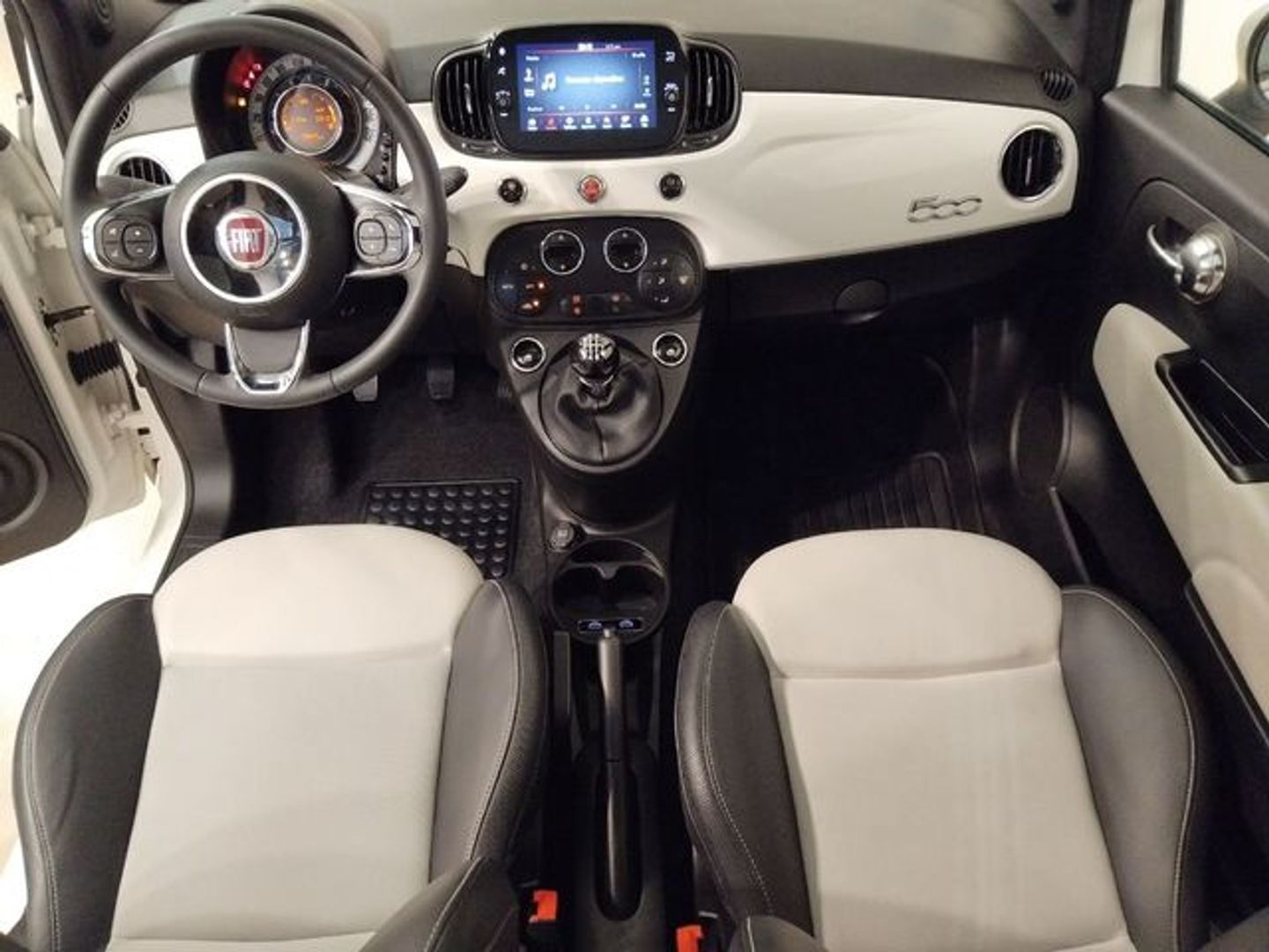 Fiat 500 1.0 Hybrid Dolcevita 51 kW (70 CV)