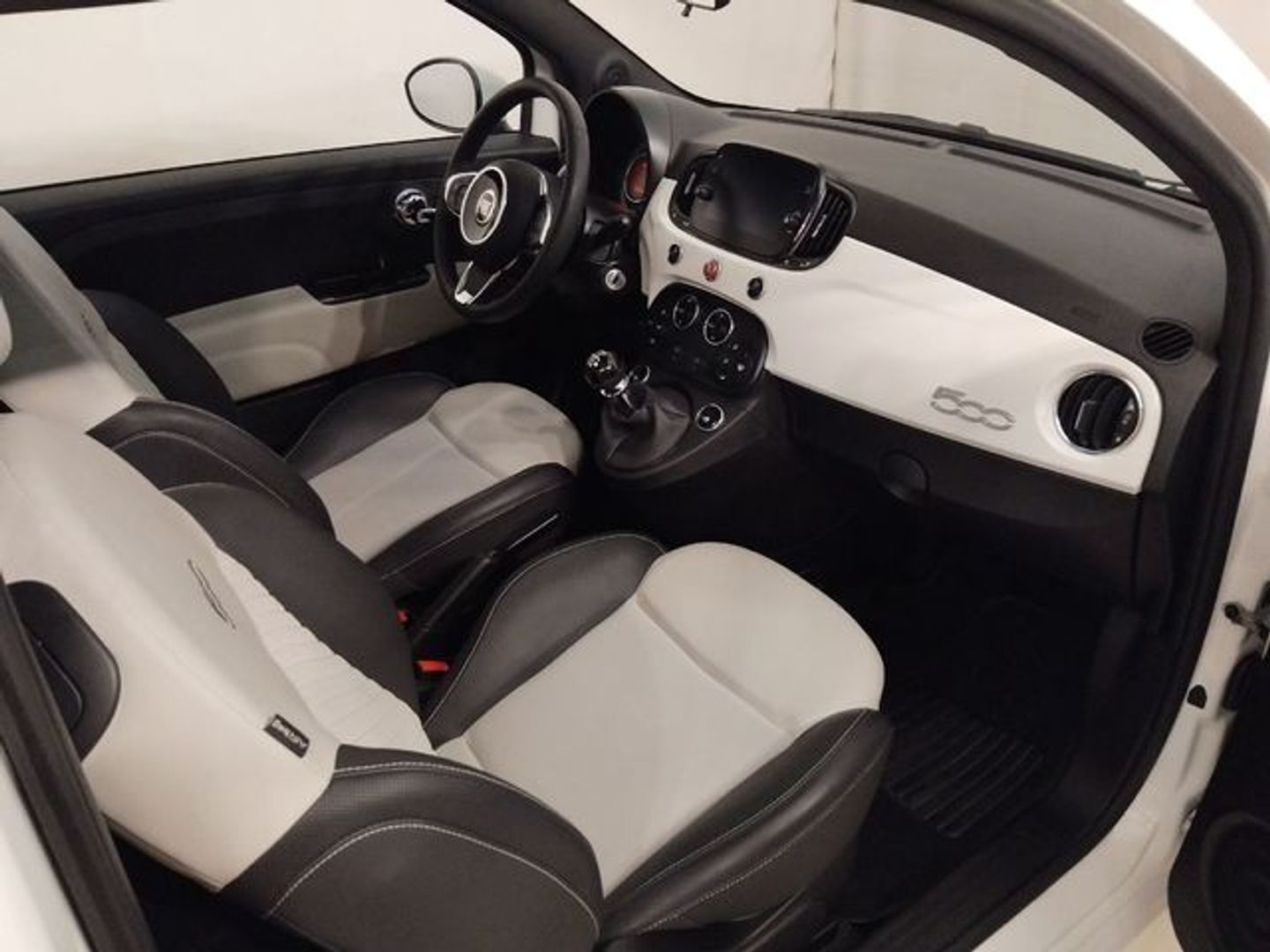 Fiat 500 1.0 Hybrid Dolcevita 51 kW (70 CV)