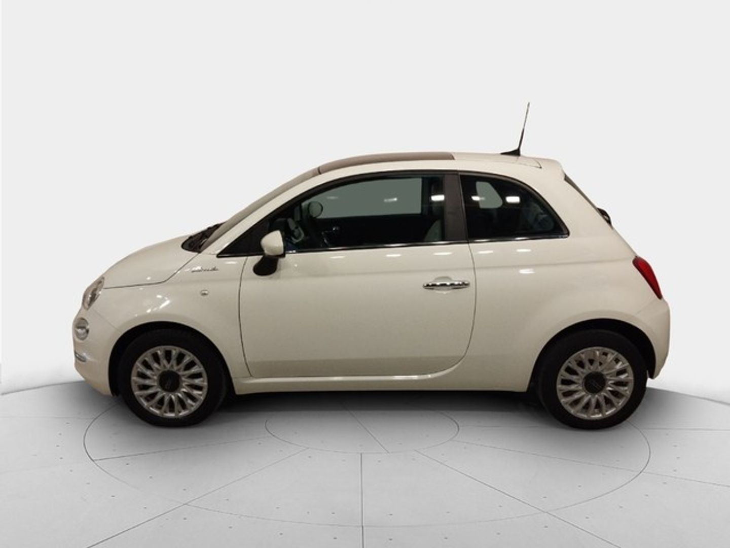 Fiat 500 1.0 Hybrid Dolcevita 51 kW (70 CV)