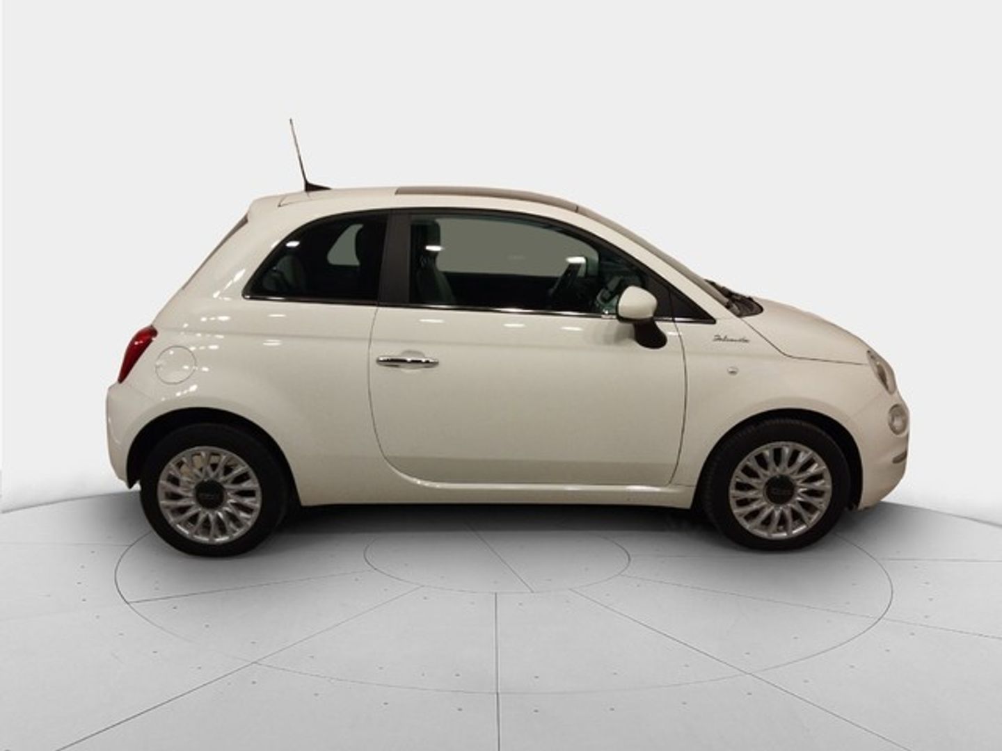 Fiat 500 1.0 Hybrid Dolcevita 51 kW (70 CV)