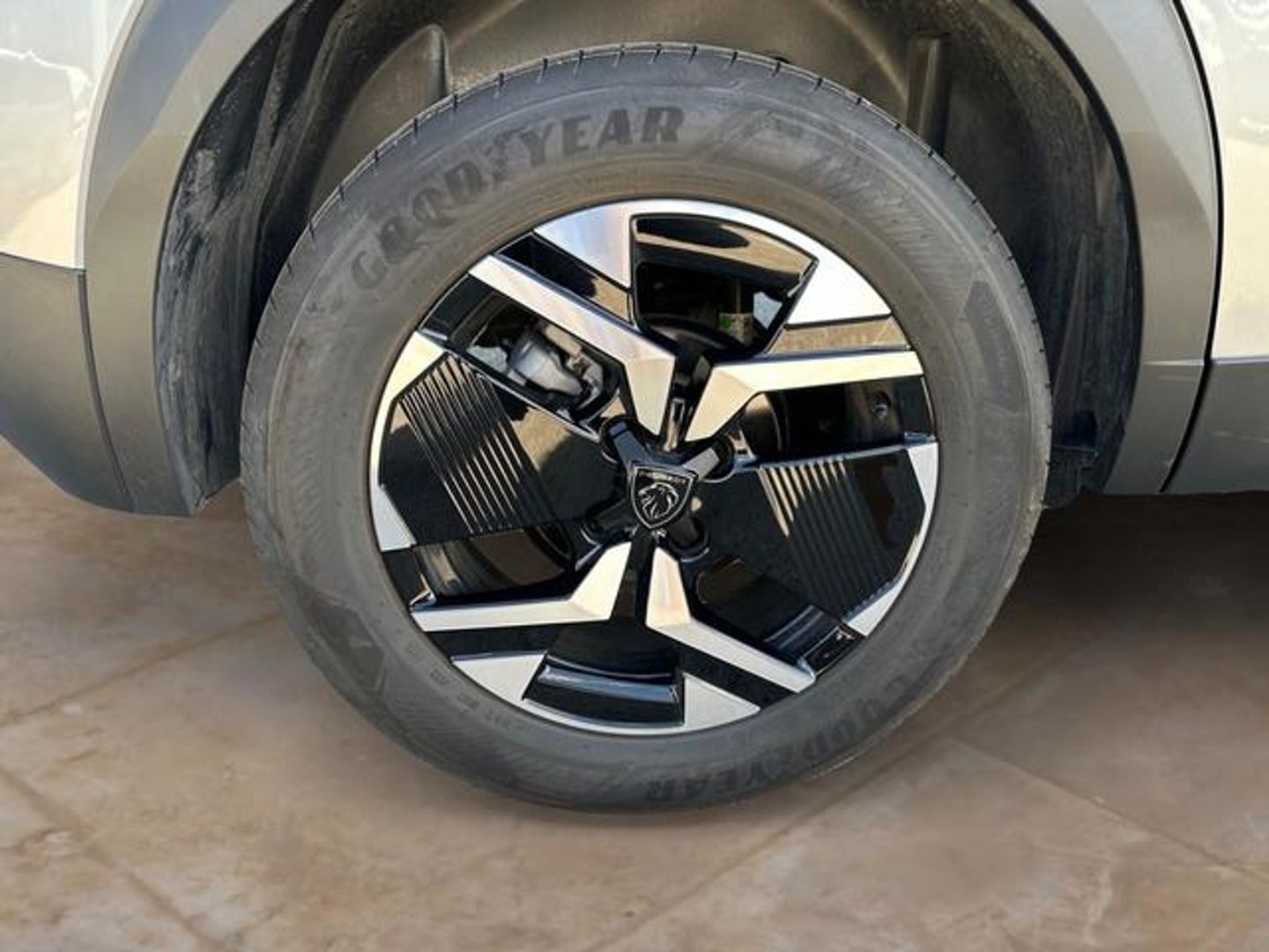 Peugeot 2008 PureTech 130 S&S Allure EAT8 96 kW (130 CV)