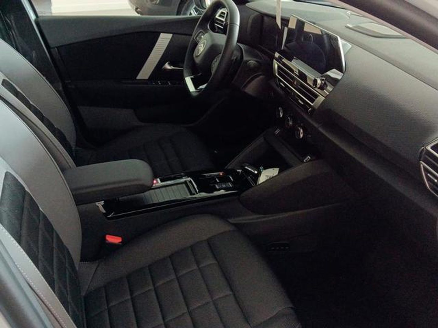 Citroen C4 Hybrid 145  Business Edition e-DCS6 07 kW (145 CV)