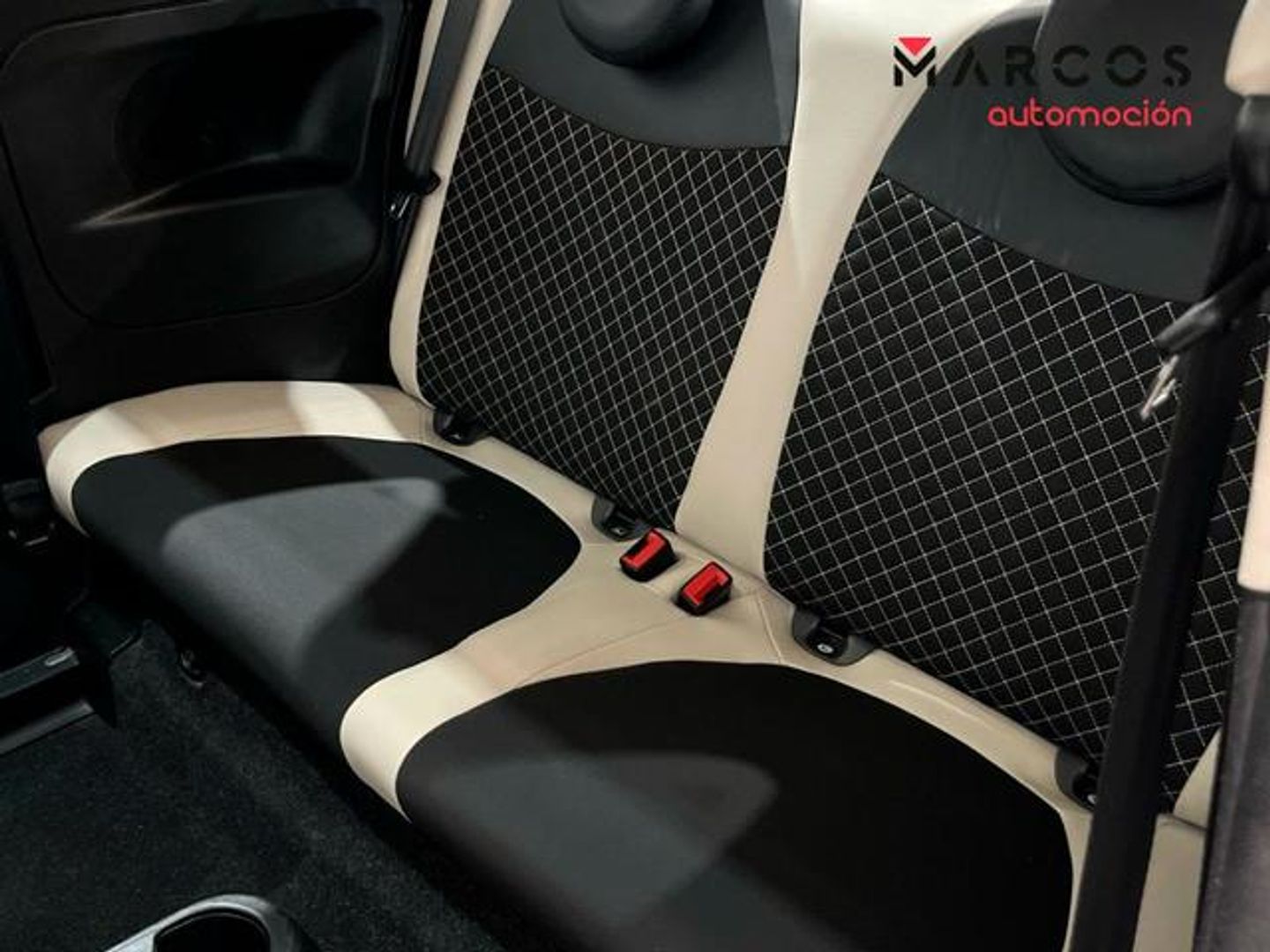 Fiat 500 1.0 Hybrid Dolcevita 51 kW (70 CV)