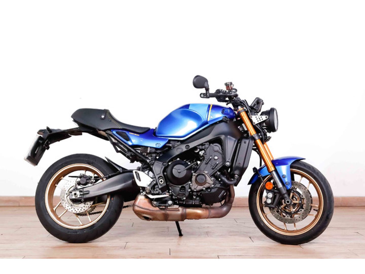 Yamaha XSR 900 Azul Motorcycle