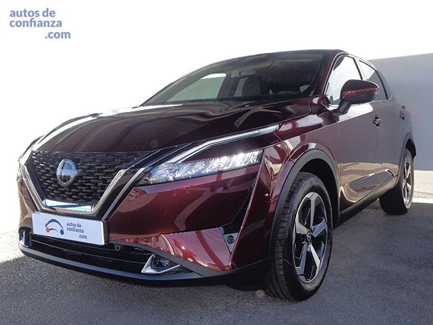Nissan Qashqai DIG-T 140 mHEV N-Connecta 4x2 103 kW (140 CV) Granate SUV