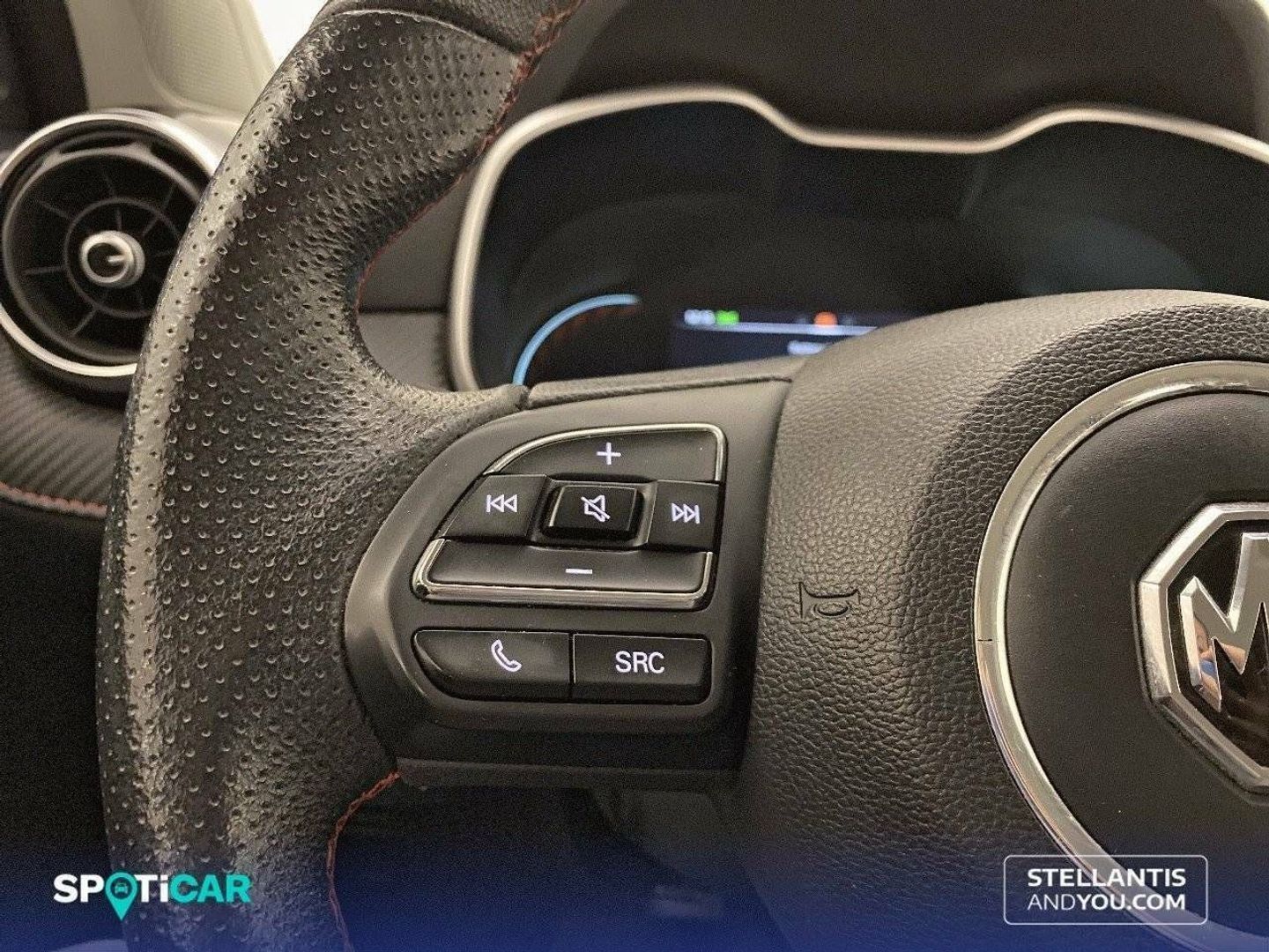 MG ZS 1.5 Luxury 78 kW (106 CV)