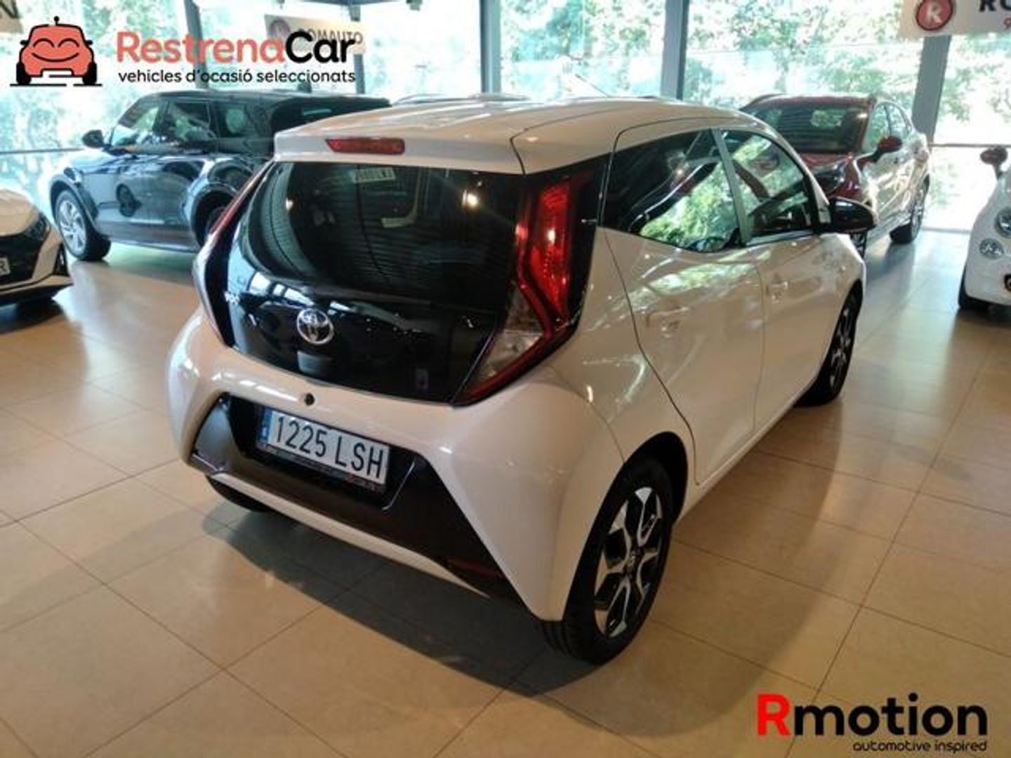 Toyota Aygo 1.0 70 x-play 53 kW (72 CV)