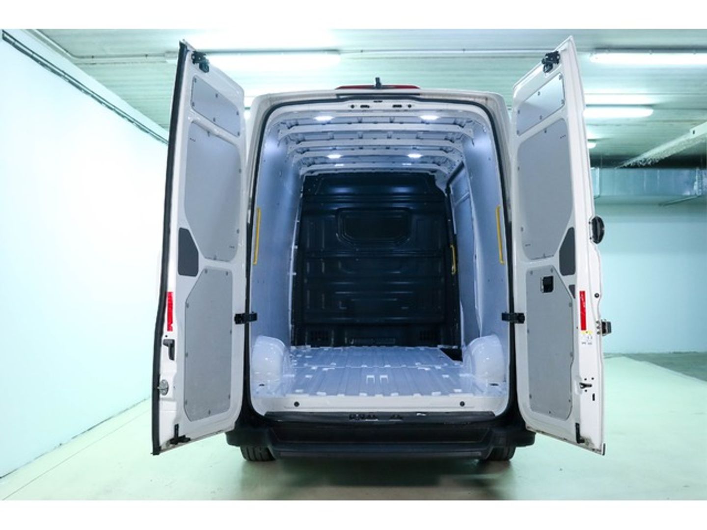Volkswagen e-Crafter Batalla Media 35 L3H2 FWD 100 kW (136 CV) 3.500