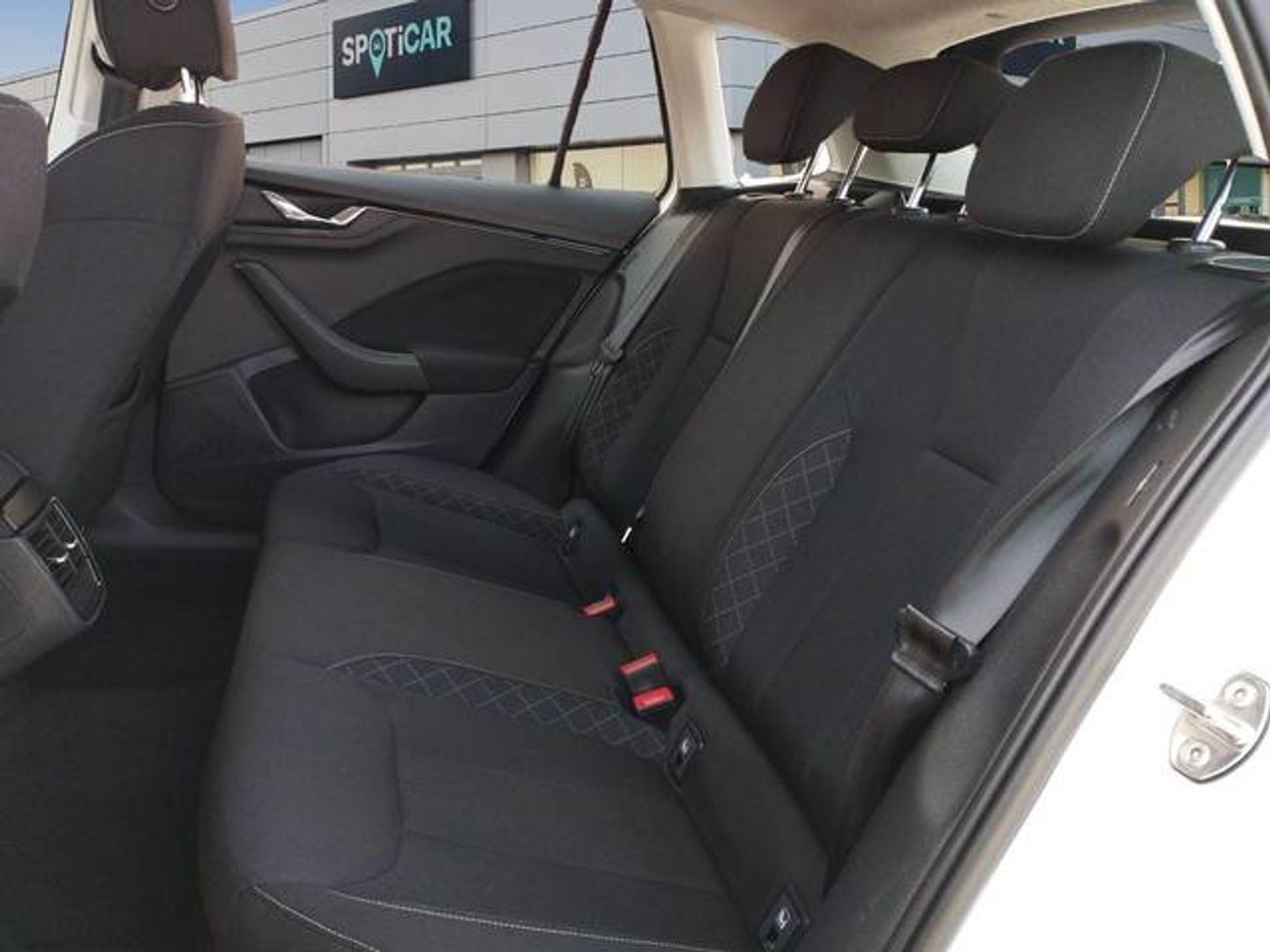 Skoda Kamiq 1.0 TSI Ambition DSG 81 kW (110 CV)