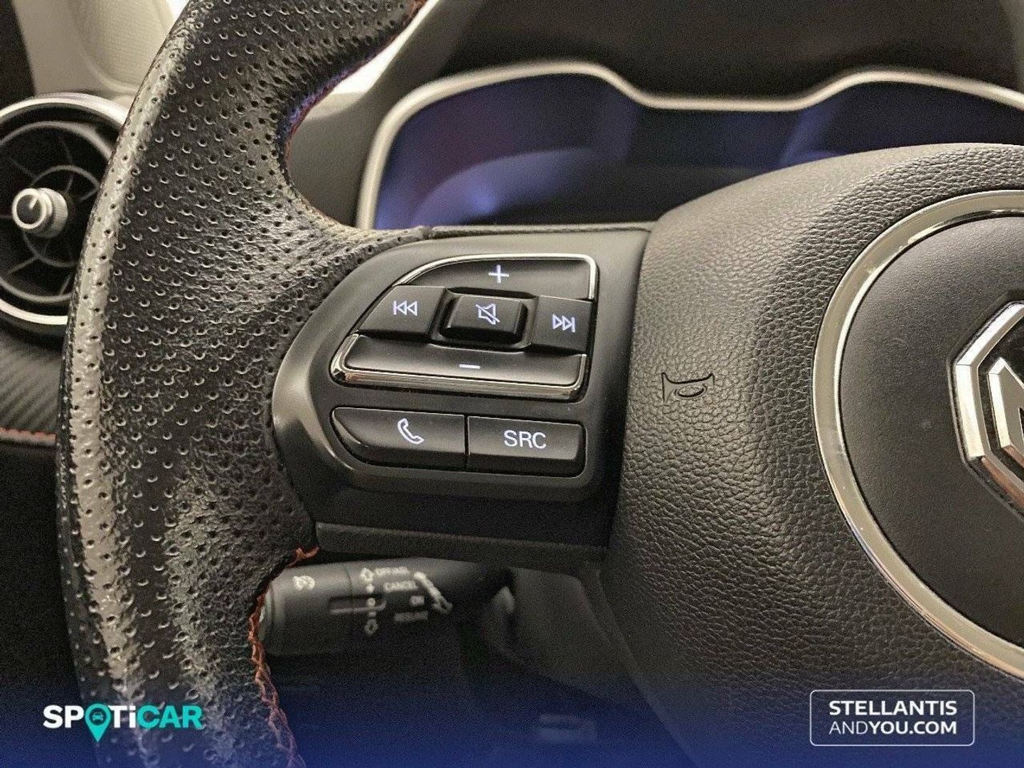 MG ZS 1.5 Luxury 78 kW (106 CV)