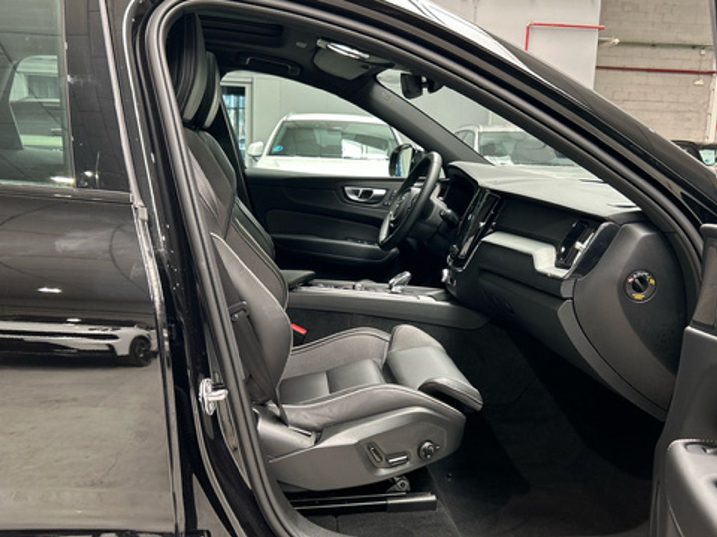 Volvo XC60 T6 AWD Recharge Ultimate Black Edition AT 257 kW (350 CV)