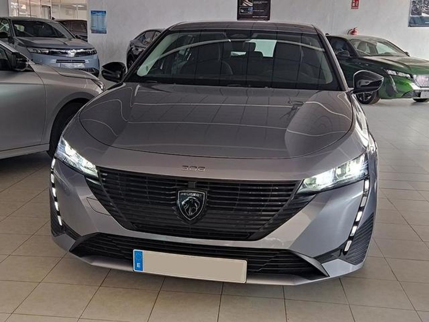 Peugeot 308 PureTech 130 S&S Active Pack 96 kW (130 CV) Gris Compact