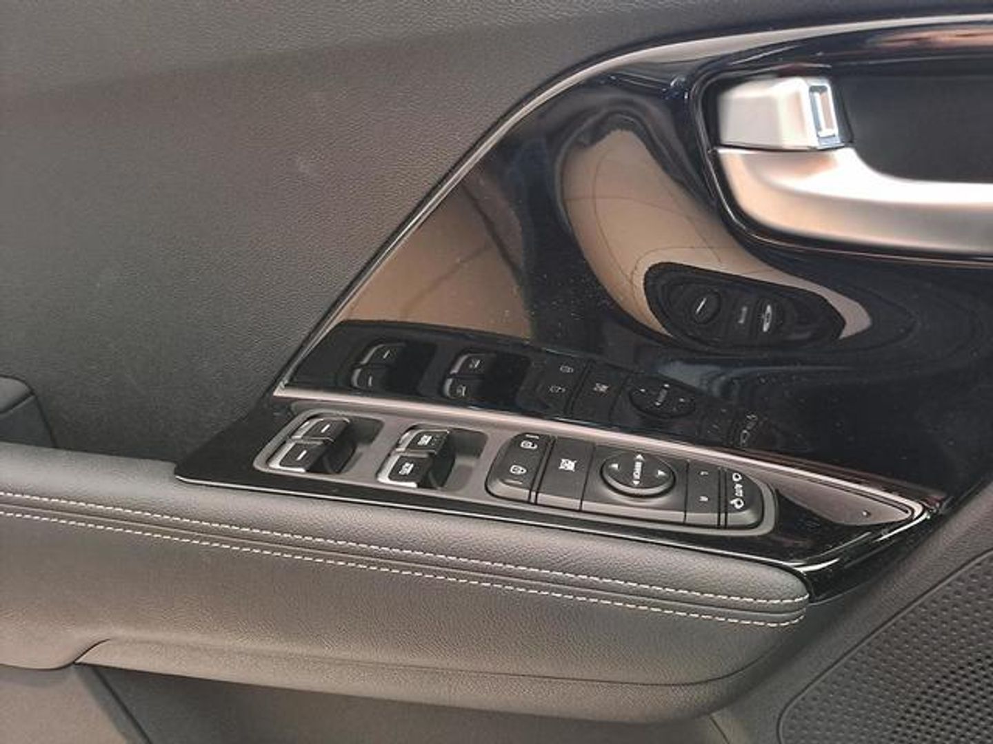Kia Niro 1.6 GDi HEV Híbrido Drive 104 kW (141 CV)